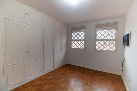 Casa para alugar com 300m², 5 quartos e 4 vagas Casa para alugar com 300m², 5 quartos e 4 vagasQuarto 3