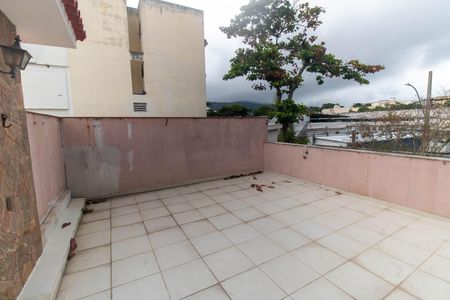 Casa para alugar com 300m², 5 quartos e 4 vagas Casa para alugar com 300m², 5 quartos e 4 vagasVaranda da Sala 2
