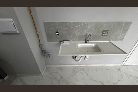 Apartamento à venda com 32m², 2 quartos e sem vaga Apartamento à venda com 32m², 2 quartos e sem vagaCozinha e Área de Serviço