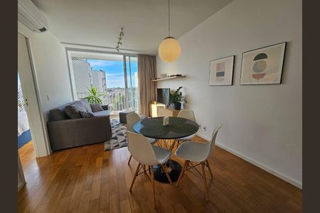 Apartamento à venda com 53m², 2 quartos e 1 vaga Apartamento à venda com 53m², 2 quartos e 1 vagaSala de Jantar