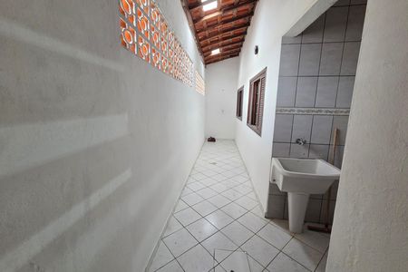 Casa para alugar com 75m², 2 quartos e 2 vagas Casa para alugar com 75m², 2 quartos e 2 vagasQuintal