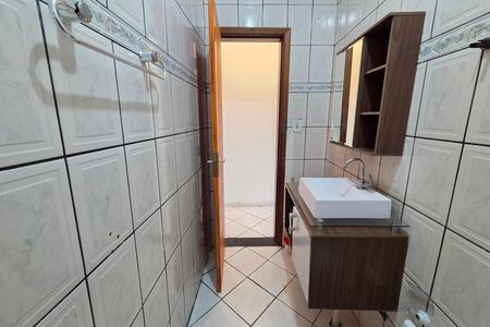 Casa para alugar com 75m², 2 quartos e 2 vagas Casa para alugar com 75m², 2 quartos e 2 vagasBanheiro