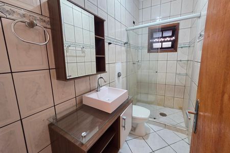 Casa para alugar com 75m², 2 quartos e 2 vagas Casa para alugar com 75m², 2 quartos e 2 vagasBanheiro
