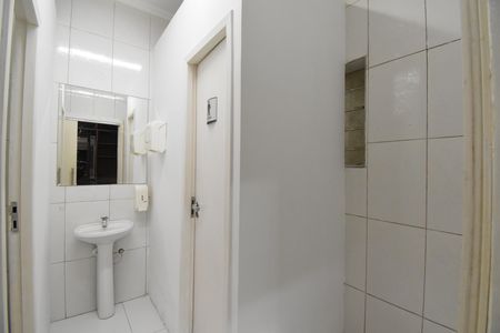 Casa à venda com 420m², 5 quartos e 4 vagasBanheiro 2