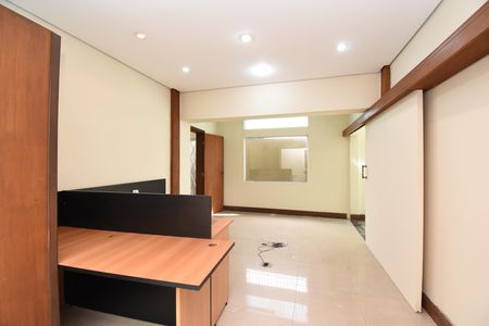 Casa à venda com 420m², 5 quartos e 4 vagasSala 6