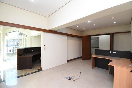 Casa à venda com 420m², 5 quartos e 4 vagasSala 6