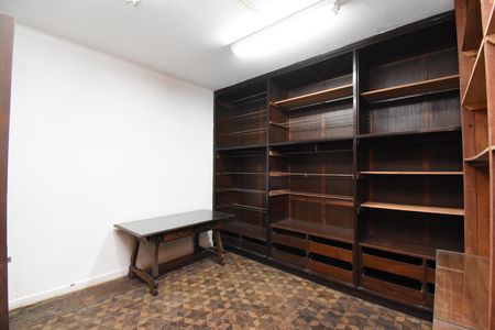 Casa à venda com 420m², 5 quartos e 4 vagasSala 9