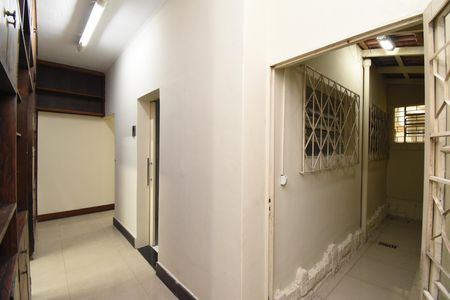 Casa à venda com 420m², 5 quartos e 4 vagasCorredor