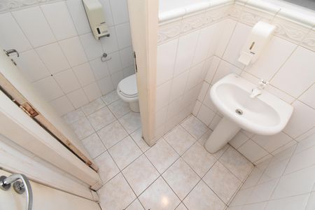 Casa à venda com 420m², 5 quartos e 4 vagasBanheiro do Ático