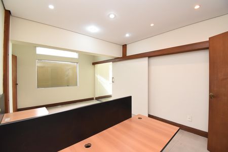 Casa à venda com 420m², 5 quartos e 4 vagasSala 6