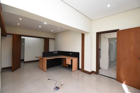 Casa à venda com 420m², 5 quartos e 4 vagasSala 6