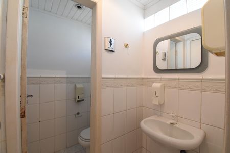 Casa à venda com 420m², 5 quartos e 4 vagasBanheiro do Ático