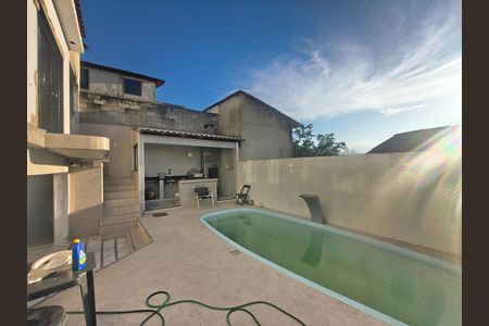 Casa à venda com 350000m², 4 quartos e 3 vagas