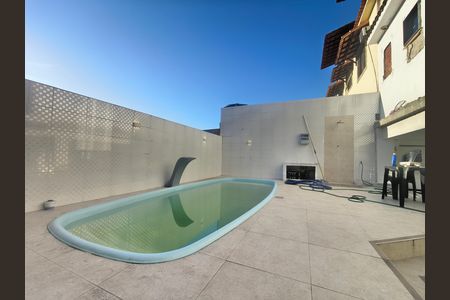 Casa à venda com 350000m², 4 quartos e 3 vagas