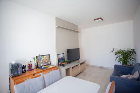 Sala de apartamento à venda com 2 quartos, 79m² em Alvorada, Contagem