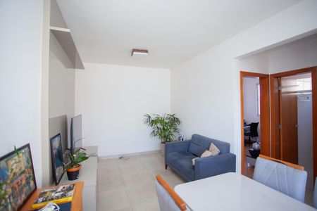 Sala de apartamento à venda com 2 quartos, 79m² em Alvorada, Contagem