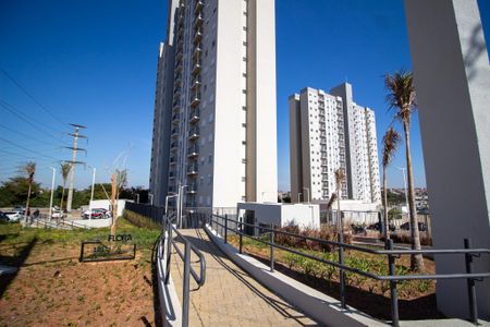 Apartamento para alugar com 42m², 2 quartos e 1 vaga Apartamento para alugar com 42m², 2 quartos e 1 vagaFachada e portaria