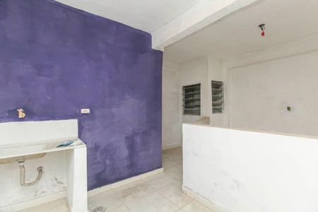 Casa para alugar com 35m², 1 quarto e sem vaga