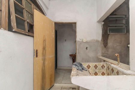 Casa para alugar com 35m², 1 quarto e sem vaga