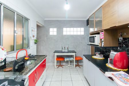 Casa à venda com 250m², 4 quartos e 5 vagas Casa à venda com 250m², 4 quartos e 5 vagasCozinha