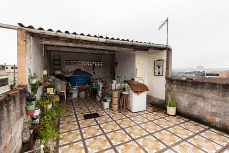 Casa à venda com 250m², 4 quartos e 5 vagas Casa à venda com 250m², 4 quartos e 5 vagasVaranda
