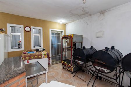 Casa à venda com 250m², 4 quartos e 5 vagas Casa à venda com 250m², 4 quartos e 5 vagasGaragem