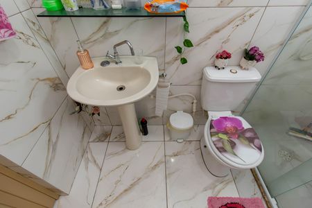 Casa à venda com 250m², 4 quartos e 5 vagas Casa à venda com 250m², 4 quartos e 5 vagasBanheiro