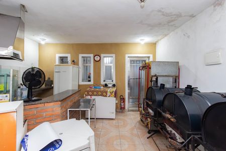 Casa à venda com 250m², 4 quartos e 5 vagas Casa à venda com 250m², 4 quartos e 5 vagasGaragem