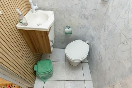 Casa à venda com 250m², 4 quartos e 5 vagas Casa à venda com 250m², 4 quartos e 5 vagasLavabo