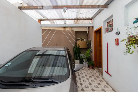 Casa à venda com 250m², 4 quartos e 5 vagas Casa à venda com 250m², 4 quartos e 5 vagasGaragem