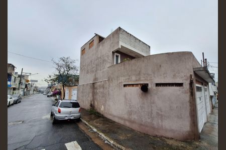 Casa à venda com 250m², 4 quartos e 5 vagas Casa à venda com 250m², 4 quartos e 5 vagasFachada