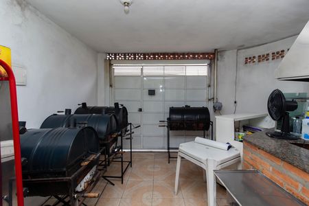 Casa à venda com 250m², 4 quartos e 5 vagas Casa à venda com 250m², 4 quartos e 5 vagasGaragem