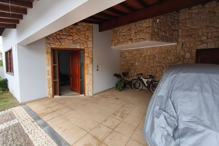 Casa de condomínio à venda com 247m², 3 quartos e 2 vagas Casa de condomínio à venda com 247m², 3 quartos e 2 vagasQuintal - Garagem