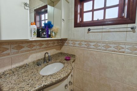 Casa de condomínio à venda com 247m², 3 quartos e 2 vagas Casa de condomínio à venda com 247m², 3 quartos e 2 vagasBanheiro Social