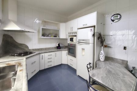 Casa de condomínio à venda com 247m², 3 quartos e 2 vagas Casa de condomínio à venda com 247m², 3 quartos e 2 vagasCozinha