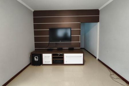 Casa de condomínio à venda com 247m², 3 quartos e 2 vagas Casa de condomínio à venda com 247m², 3 quartos e 2 vagasSala de TV