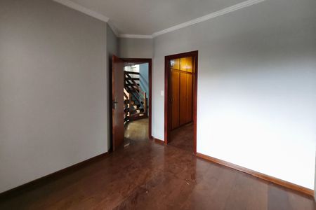 Casa de condomínio à venda com 247m², 3 quartos e 2 vagas Casa de condomínio à venda com 247m², 3 quartos e 2 vagasQuarto Suíte