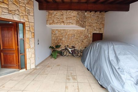 Casa de condomínio à venda com 247m², 3 quartos e 2 vagas Casa de condomínio à venda com 247m², 3 quartos e 2 vagasQuintal - Garagem