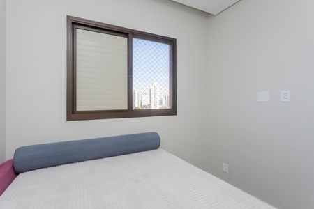 Apartamento à venda com 77m², 3 quartos e 2 vagasQuarto 3