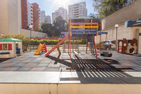 Apartamento à venda com 77m², 3 quartos e 2 vagasÁrea comum - Playground