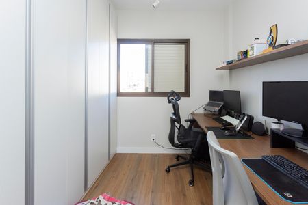 Apartamento à venda com 77m², 3 quartos e 2 vagasQuarto 2