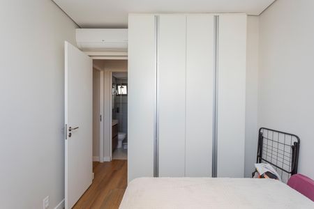 Apartamento à venda com 77m², 3 quartos e 2 vagasQuarto 3