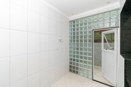 Casa à venda com 240m², 3 quartos e 3 vagas Casa à venda com 240m², 3 quartos e 3 vagasCopa
