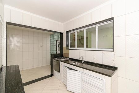 Casa à venda com 240m², 3 quartos e 3 vagas Casa à venda com 240m², 3 quartos e 3 vagasCozinha