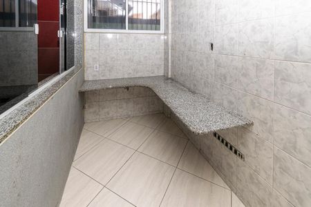 Casa à venda com 240m², 3 quartos e 3 vagas Casa à venda com 240m², 3 quartos e 3 vagasVaranda