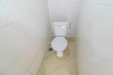 Casa à venda com 240m², 3 quartos e 3 vagas Casa à venda com 240m², 3 quartos e 3 vagasBanheiro