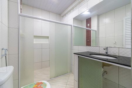 Casa à venda com 240m², 3 quartos e 3 vagas Casa à venda com 240m², 3 quartos e 3 vagasBanheiro Social