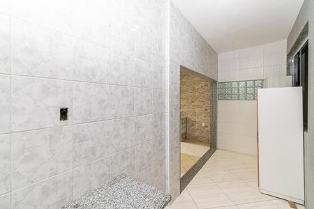 Casa à venda com 240m², 3 quartos e 3 vagas Casa à venda com 240m², 3 quartos e 3 vagasVaranda