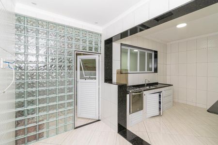 Casa à venda com 240m², 3 quartos e 3 vagas Casa à venda com 240m², 3 quartos e 3 vagasCopa