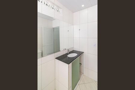 Casa à venda com 240m², 3 quartos e 3 vagas Casa à venda com 240m², 3 quartos e 3 vagasBanheiro Social